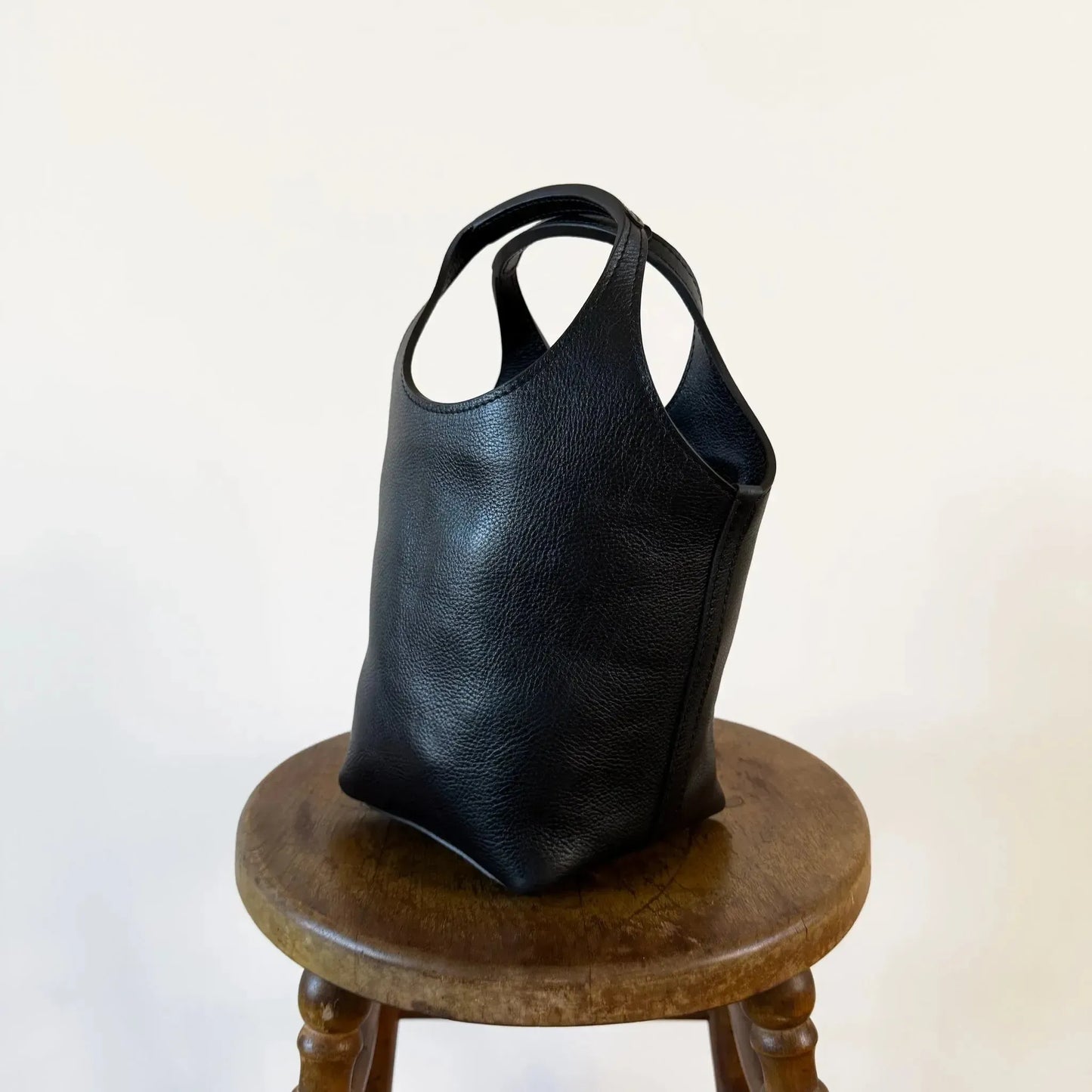 The Ama in Black-Accessories-Lindquist-eugenienewport