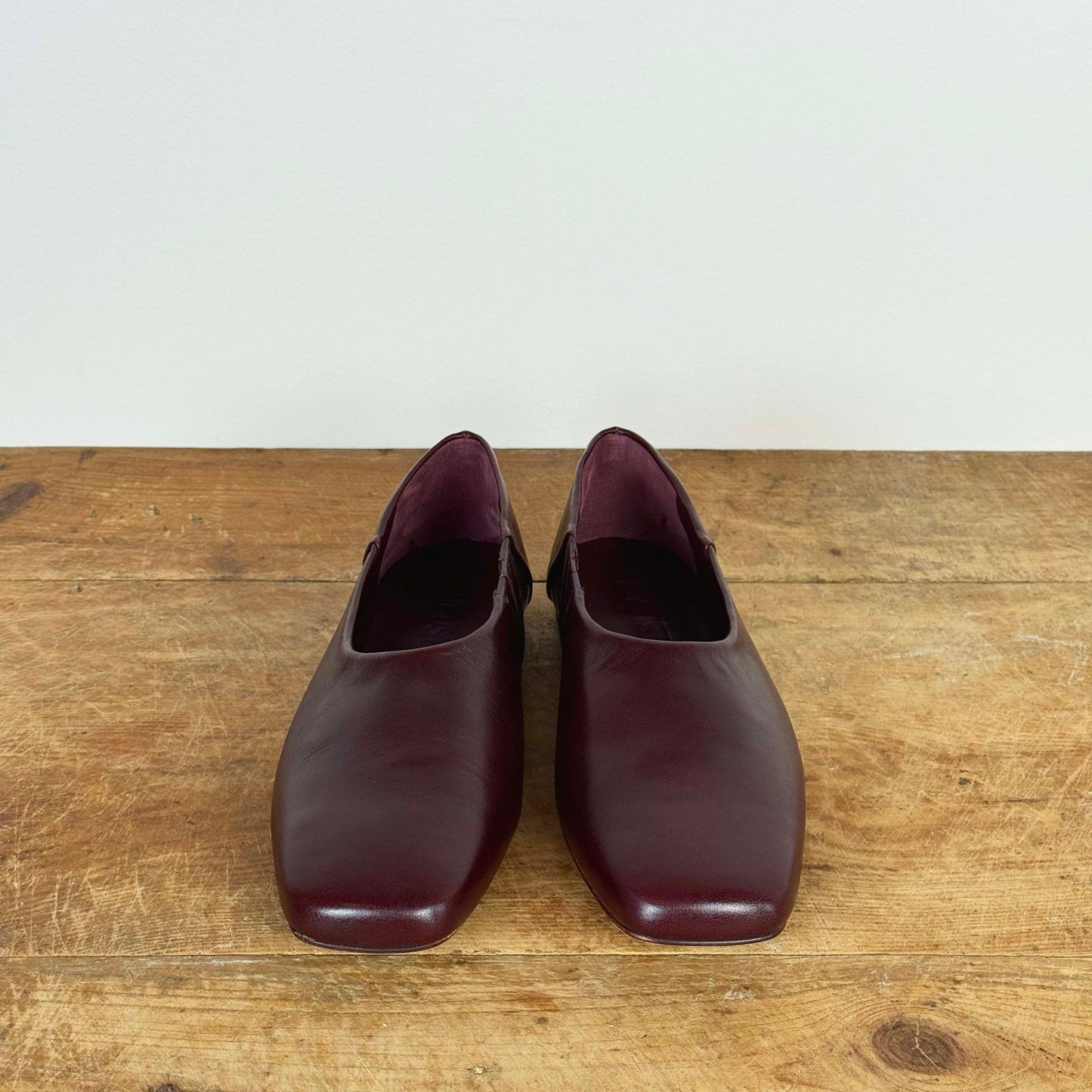 Berta Flats in Burgundy