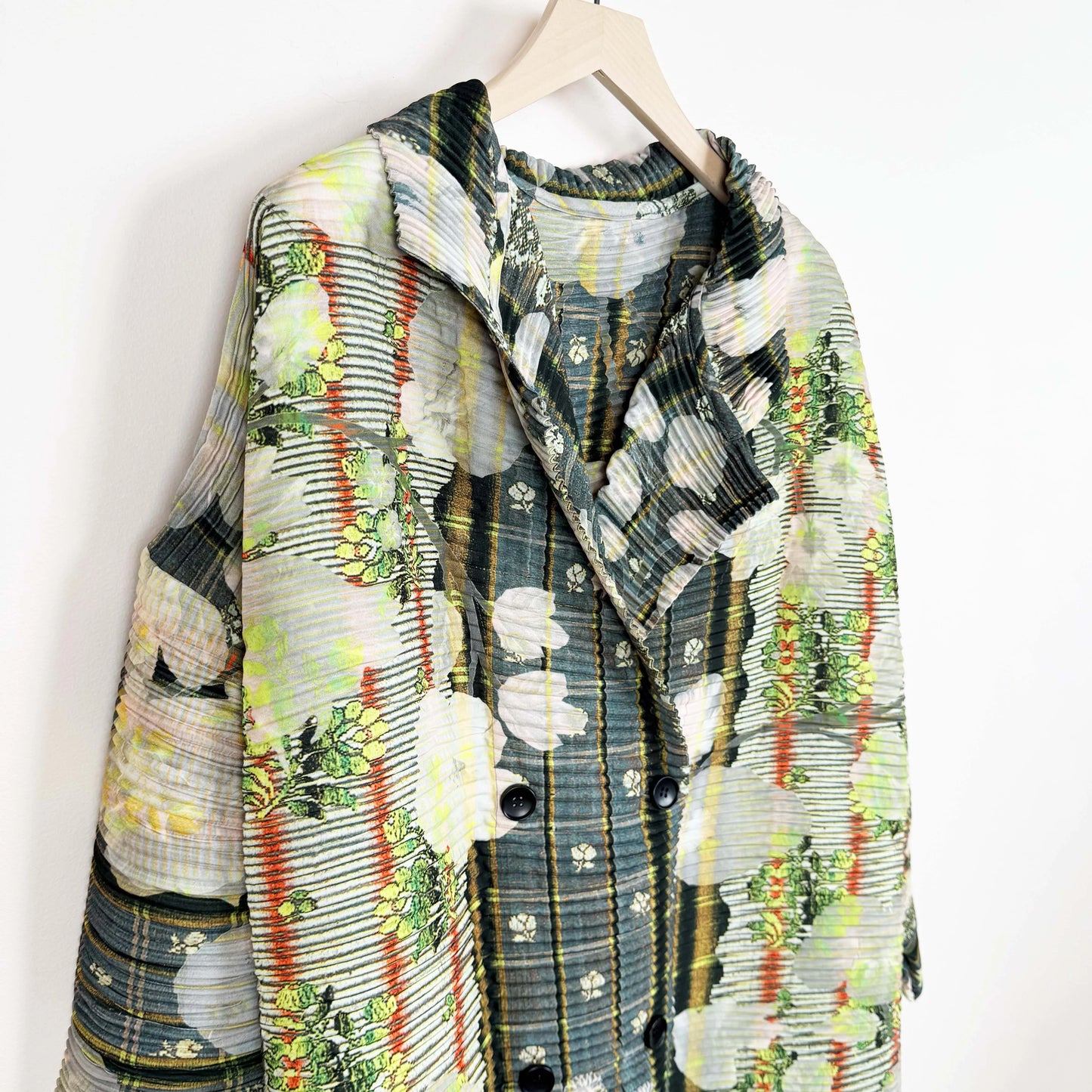 Johan Coat in Bruno-Coats-Julia Heuer-eugenienewport