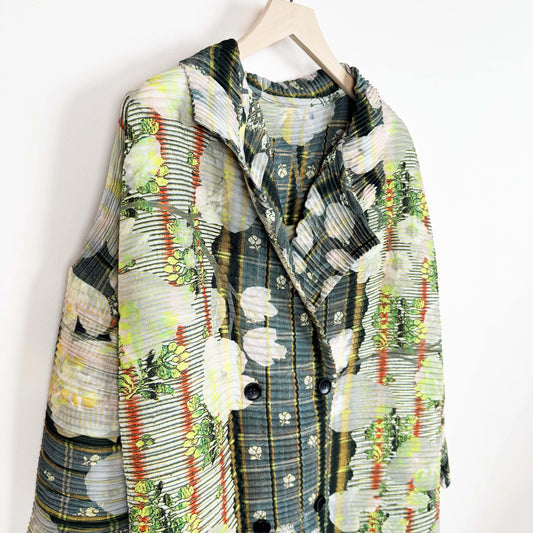 Johan Coat in Bruno-Coats-Julia Heuer-eugenienewport