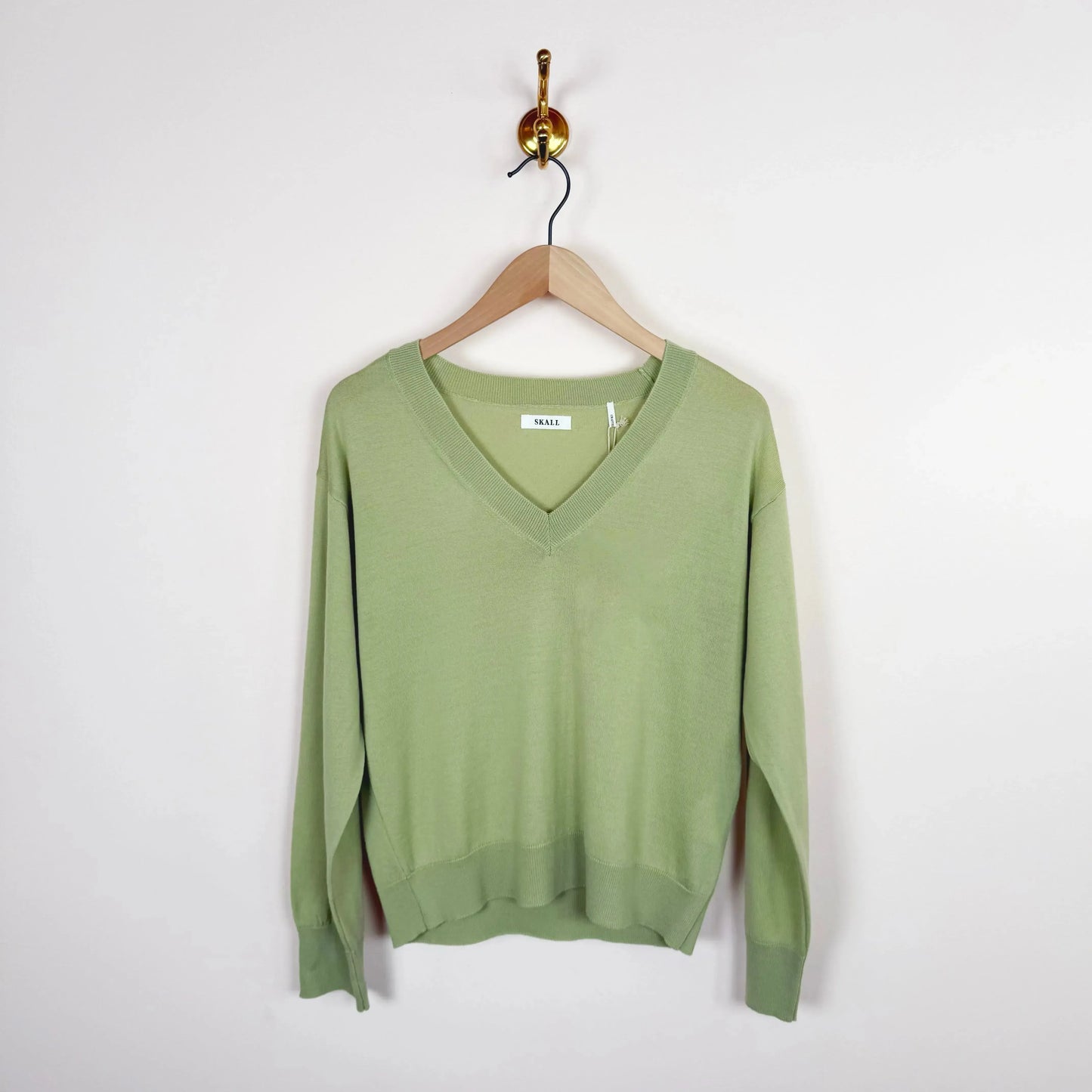 Amethyst V-Neck Jumper in Light Green-Sweaters-Skall-eugenienewport
