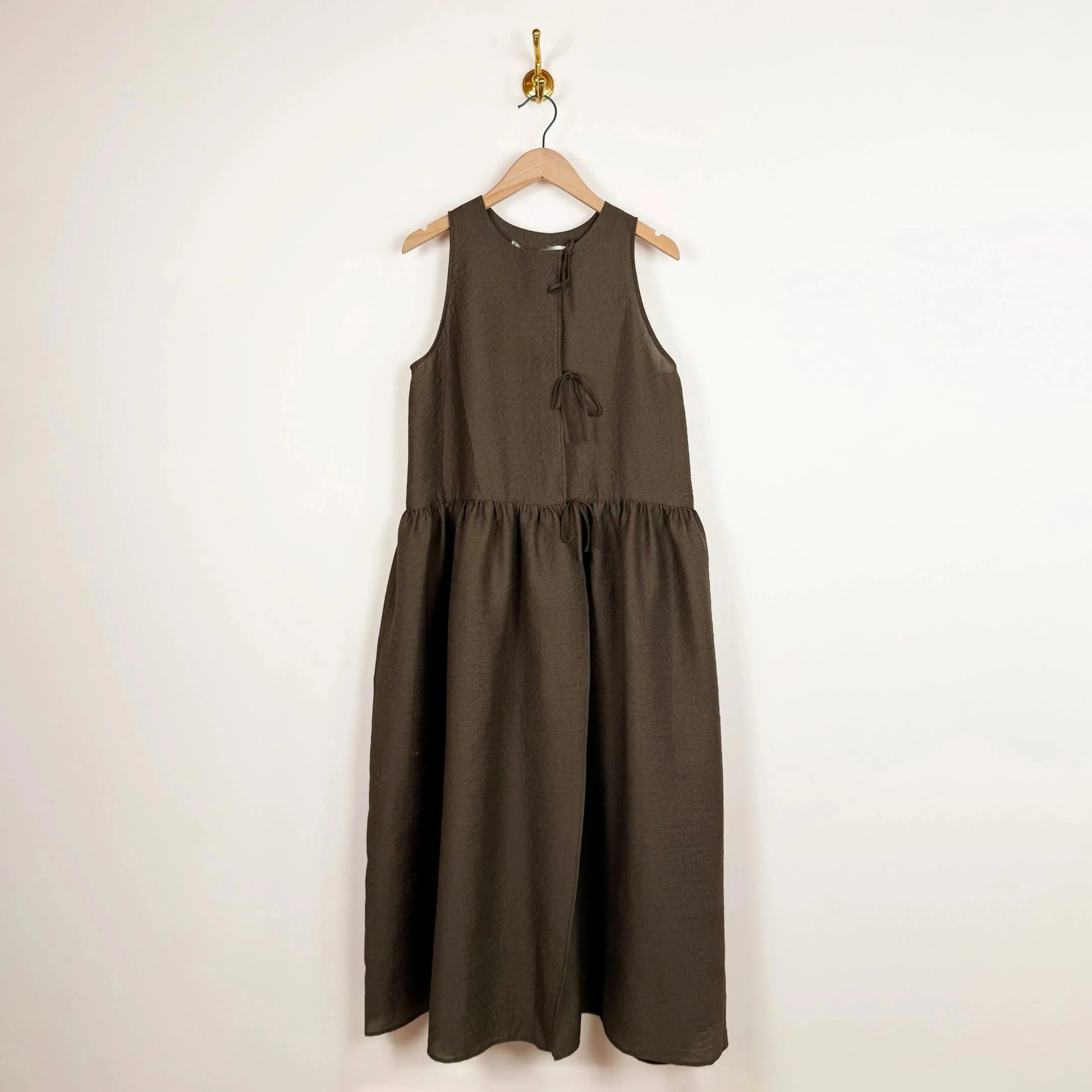 Anouk Bow Dress in Brown-Dresses-Eleph-eugenienewport