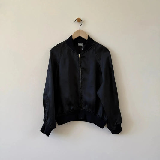 Bette in Jet-Jackets-Aquarius Cocktail-eugenienewport