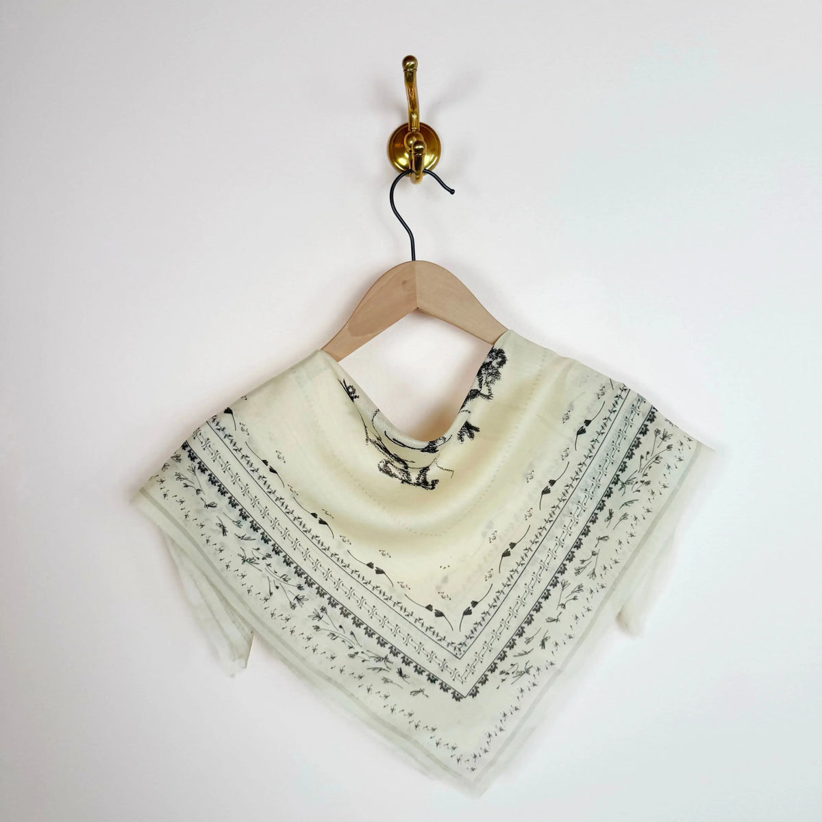 Bouquet Paislay Foulard in Off White-Accessories-Nitto-eugenienewport