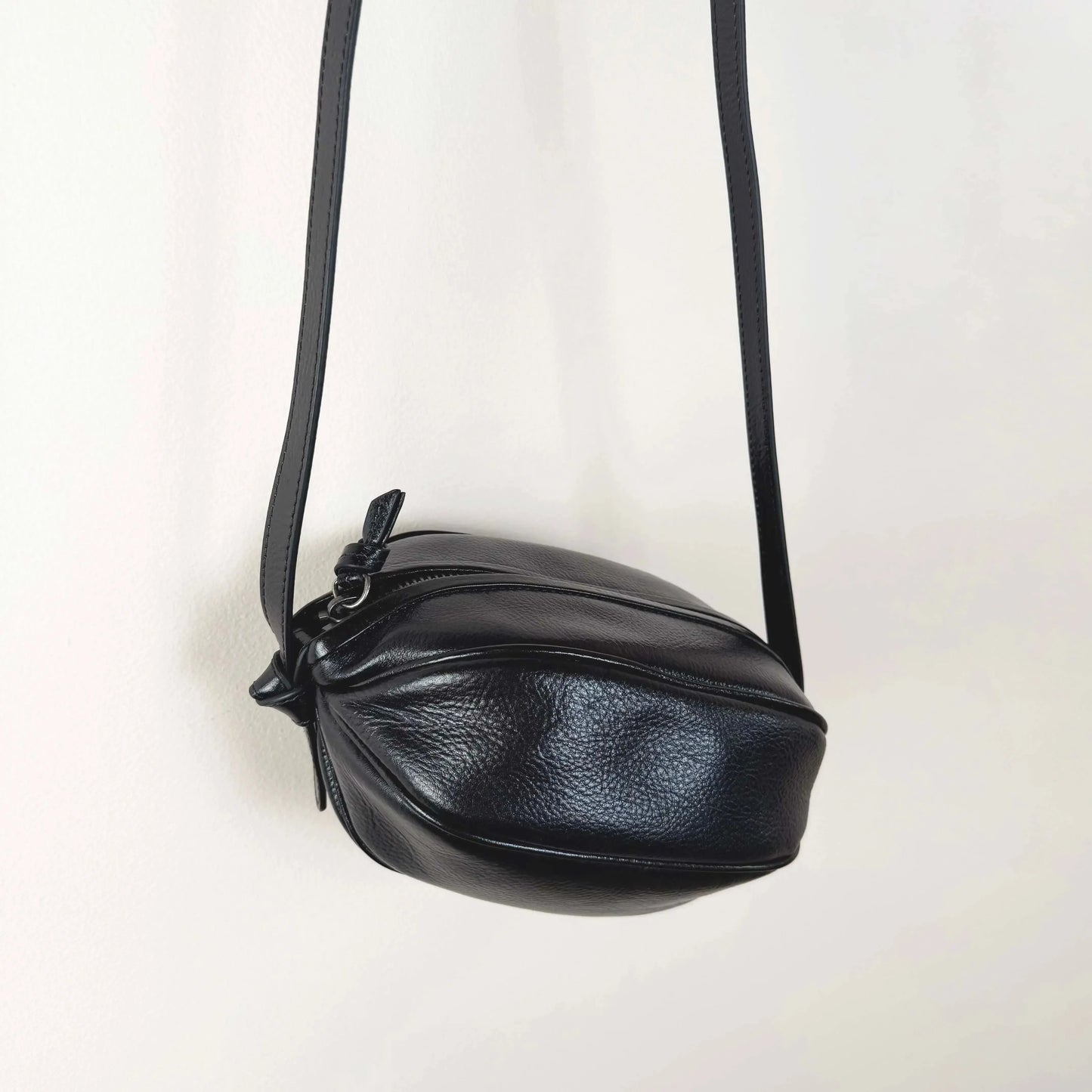 Boya Distressed in Black-Accessories-Hereu-eugenienewport