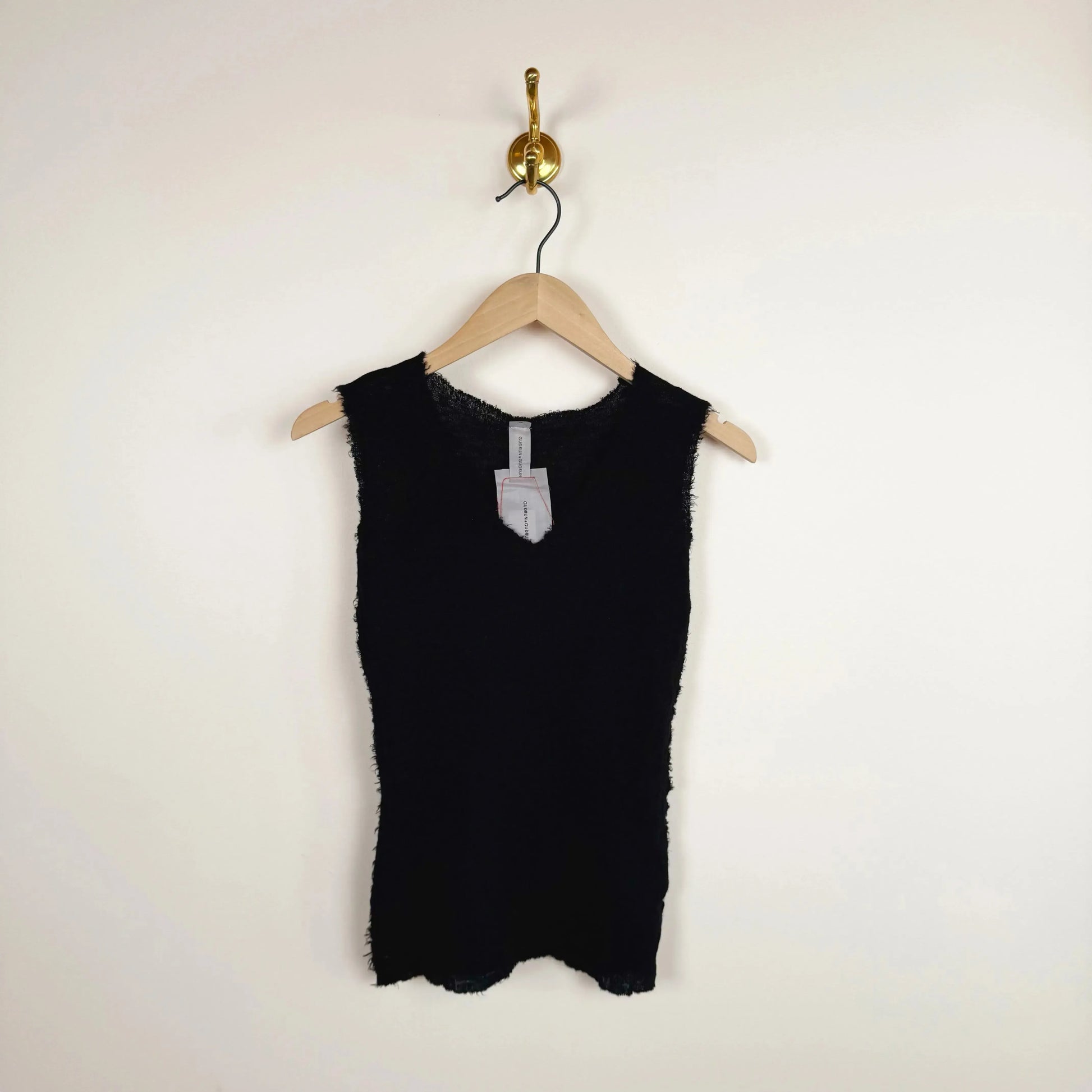 Bryndis in Black-Sweater-Gudrun & Gudrun-eugenienewport