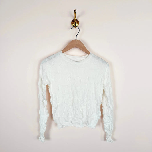 Crinkled Knit Pullover in White-Tops-Sayaka Davis-eugenienewport