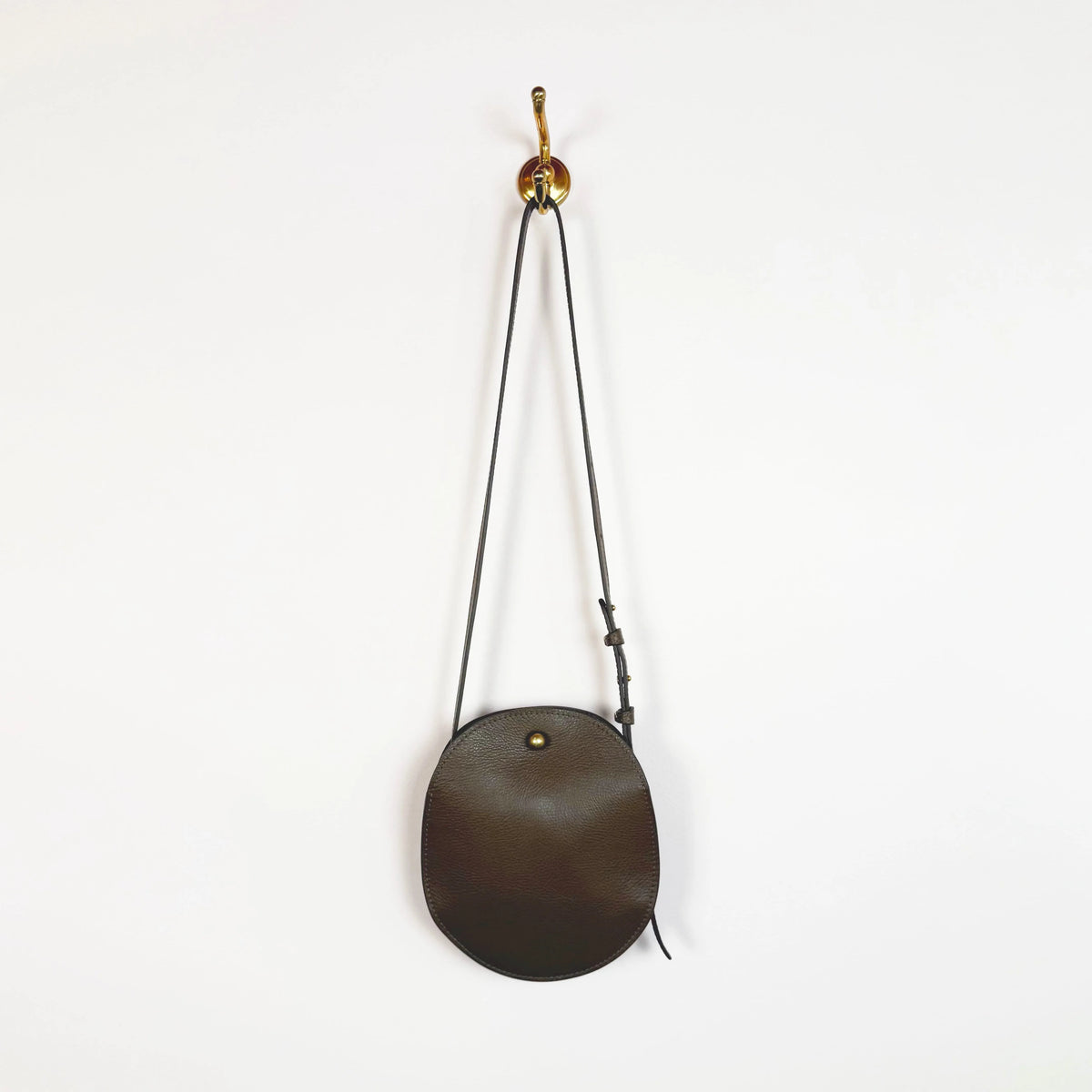 Eggi in Otter-Accessories-Lindquist-eugenienewport