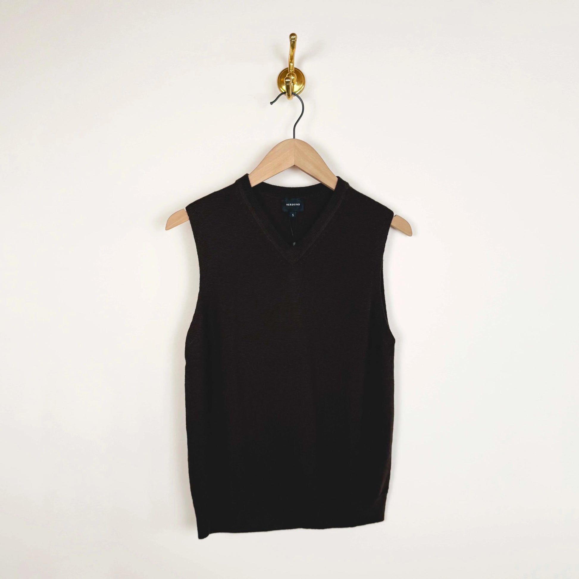 Fabien Knit Top in Mahogany-Sweaters-Herskind-eugenienewport