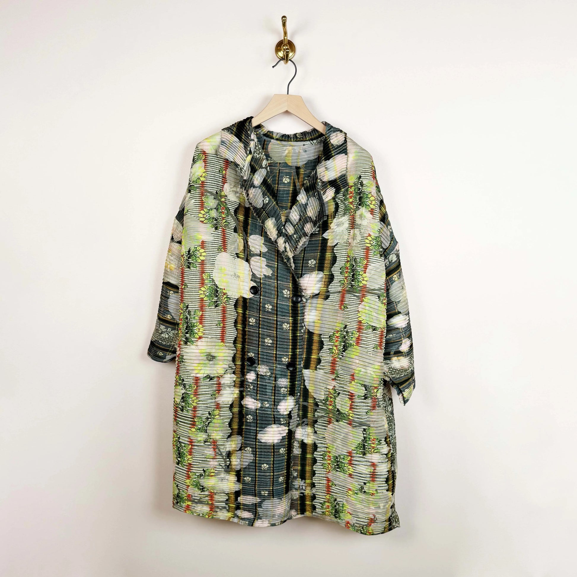 Johan Coat in Bruno-Coats-Julia Heuer-eugenienewport