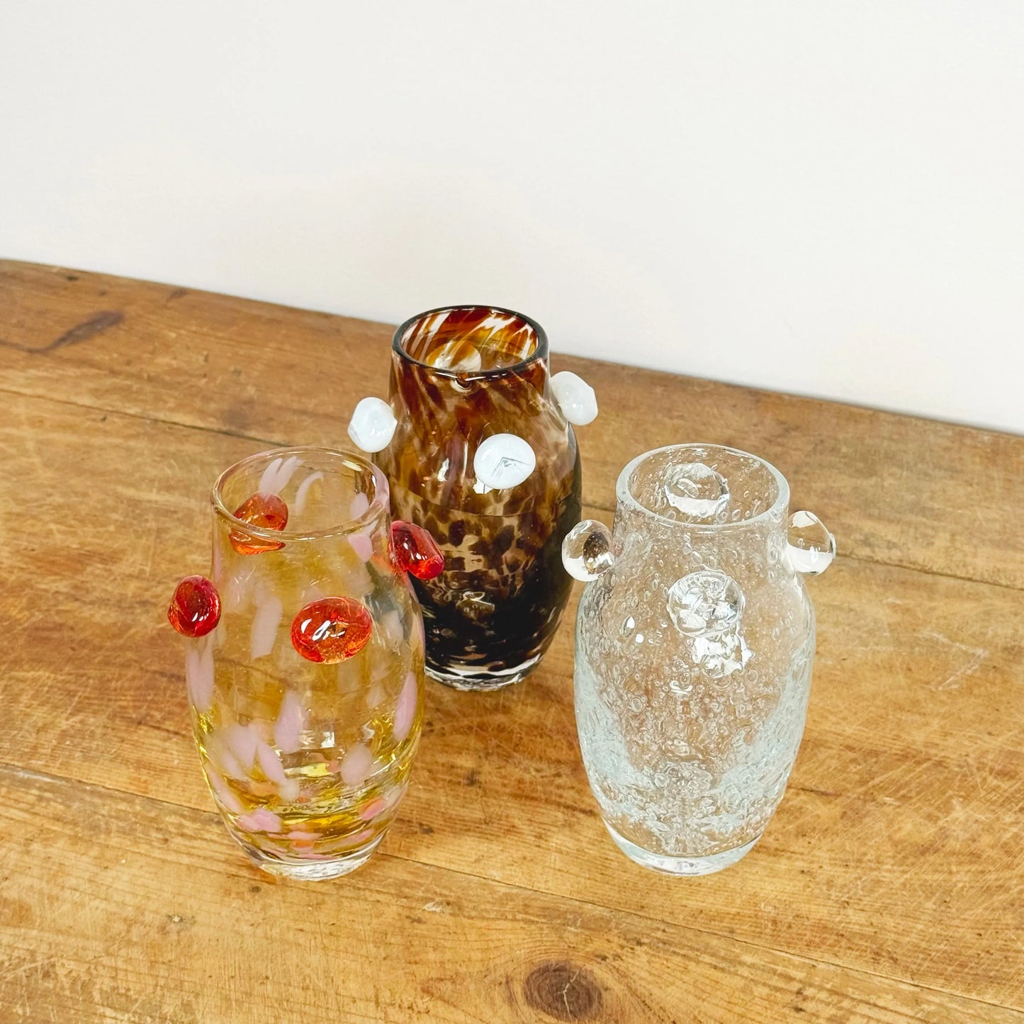 Le Petit Vase Bol de Cerises in Gold/Pink-Home-La Romaine Editions-eugenienewport