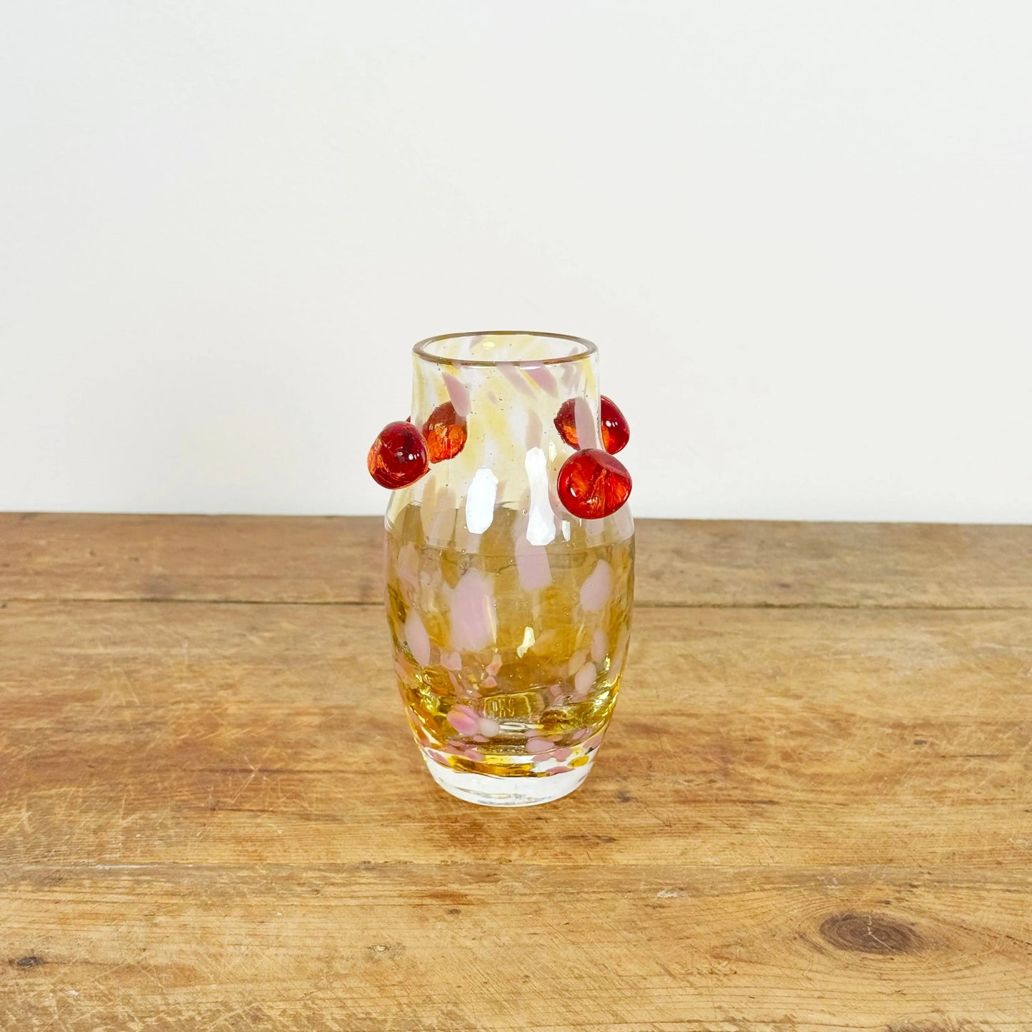 Le Petit Vase Bol de Cerises in Gold/Pink-Home-La Romaine Editions-eugenienewport