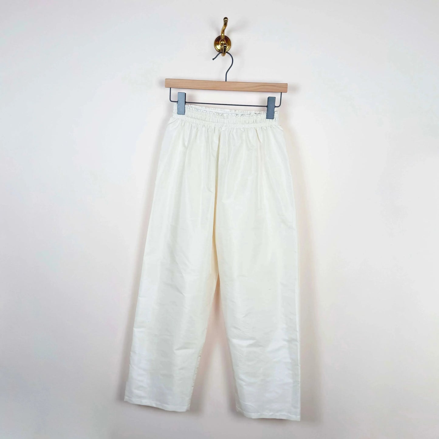 Lexy Pant in White-Pants-Chelsea Mak-eugenienewport
