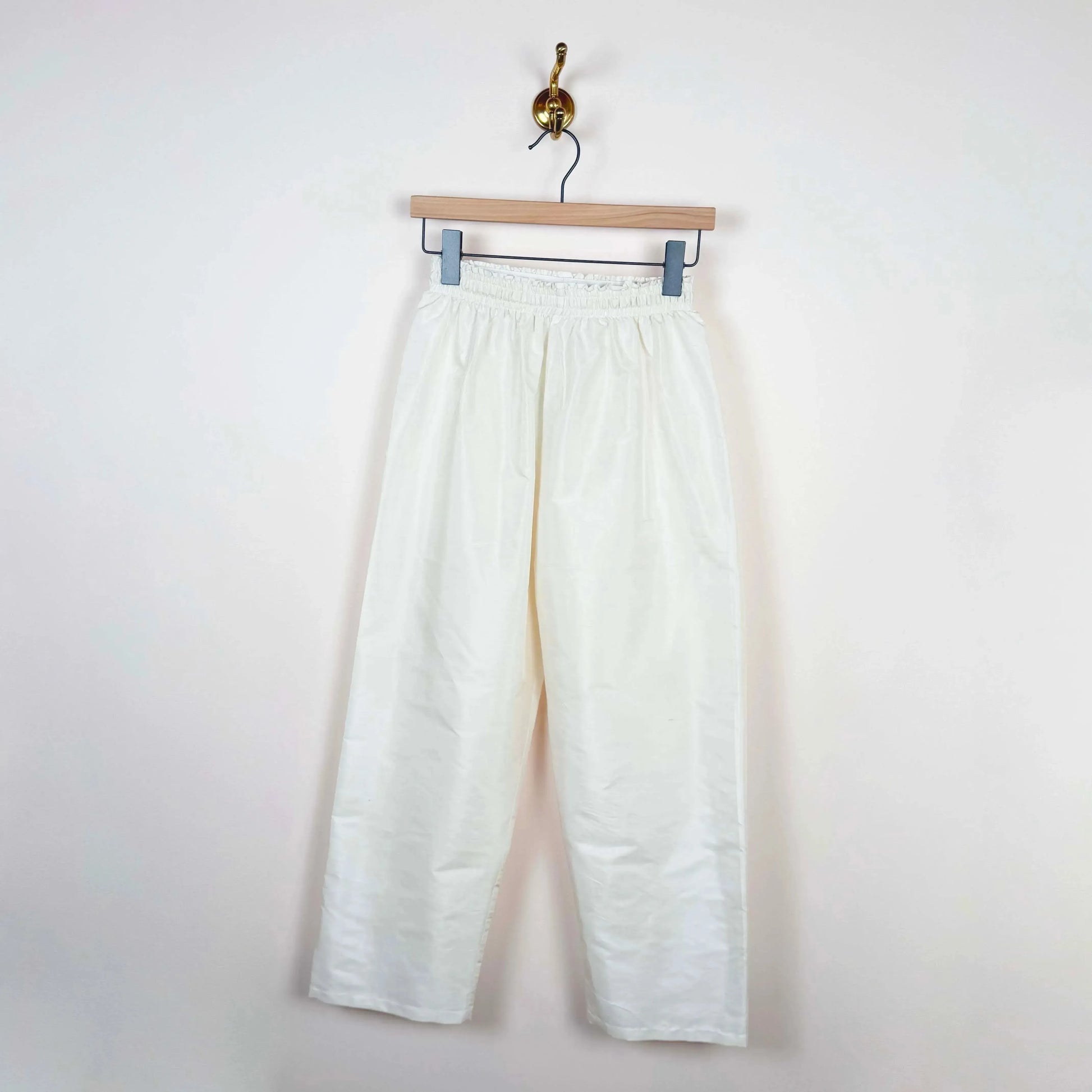 Lexy Pant in White-Pants-Chelsea Mak-eugenienewport
