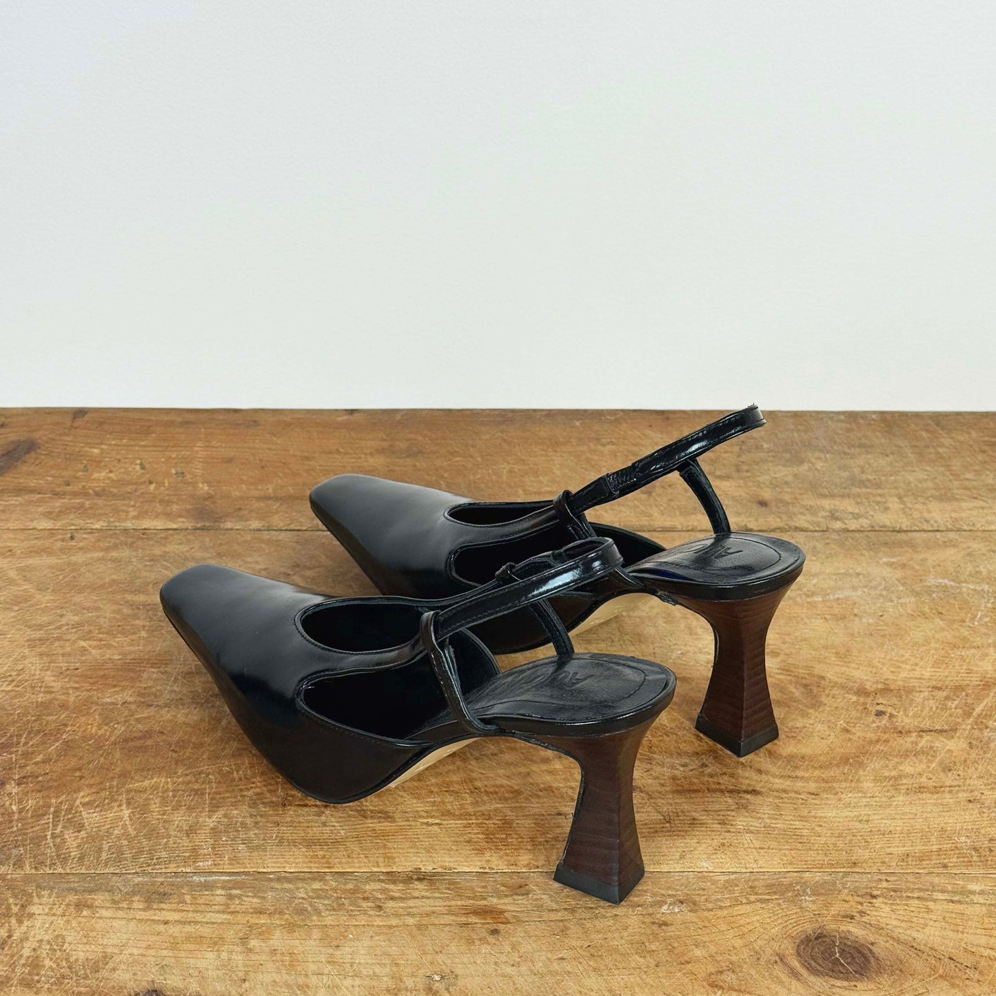 Rose Sling-Back in Black Leather
