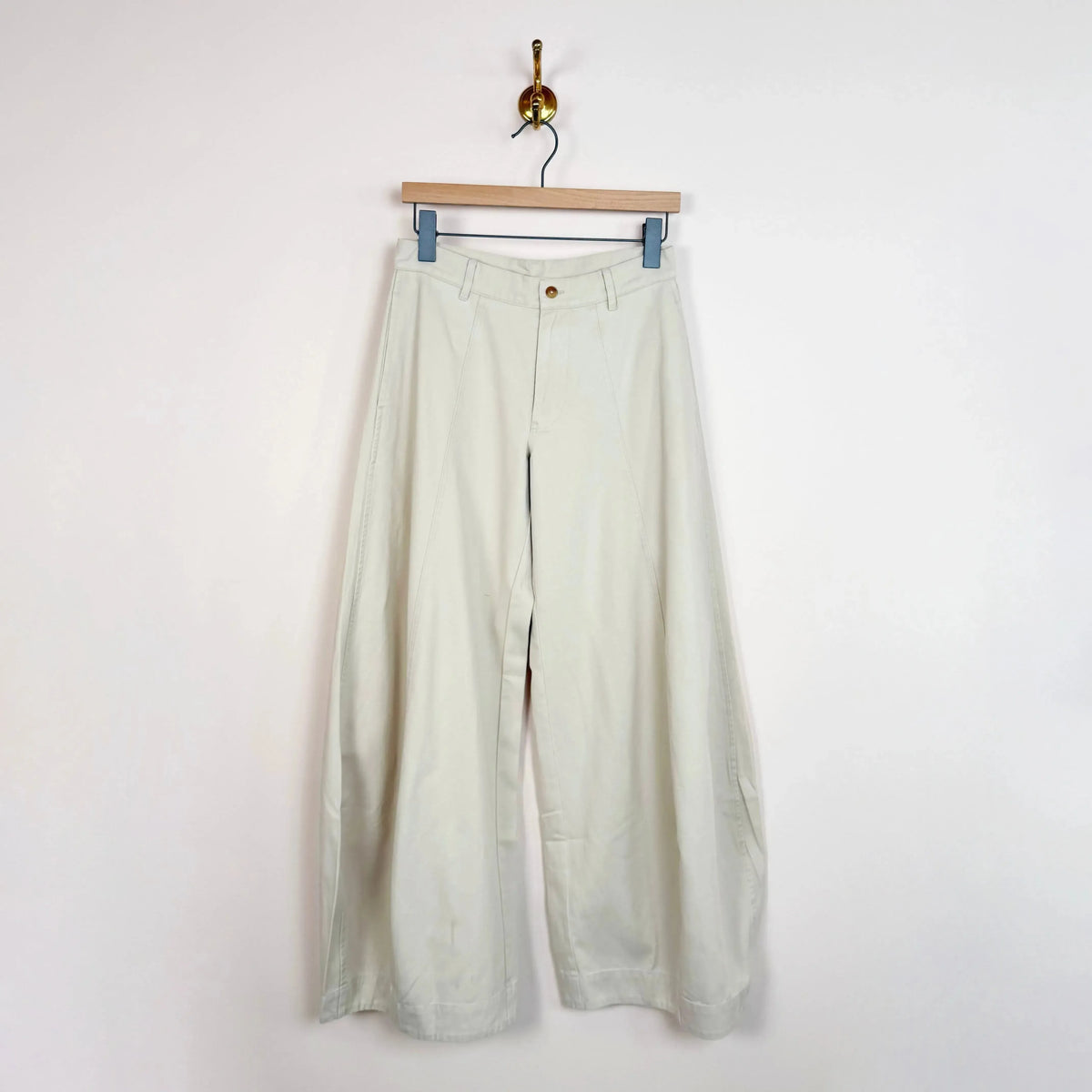 Victoria Chino in Putty White-Pants-Denimist-eugenienewport
